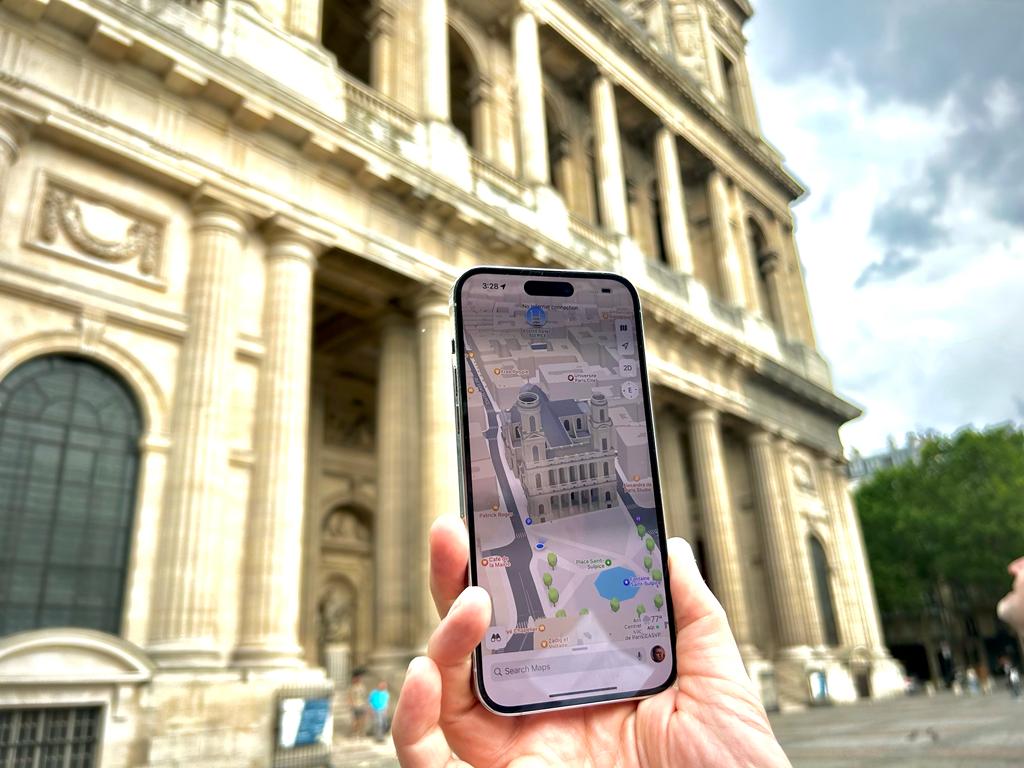 Apple Maps in Paris