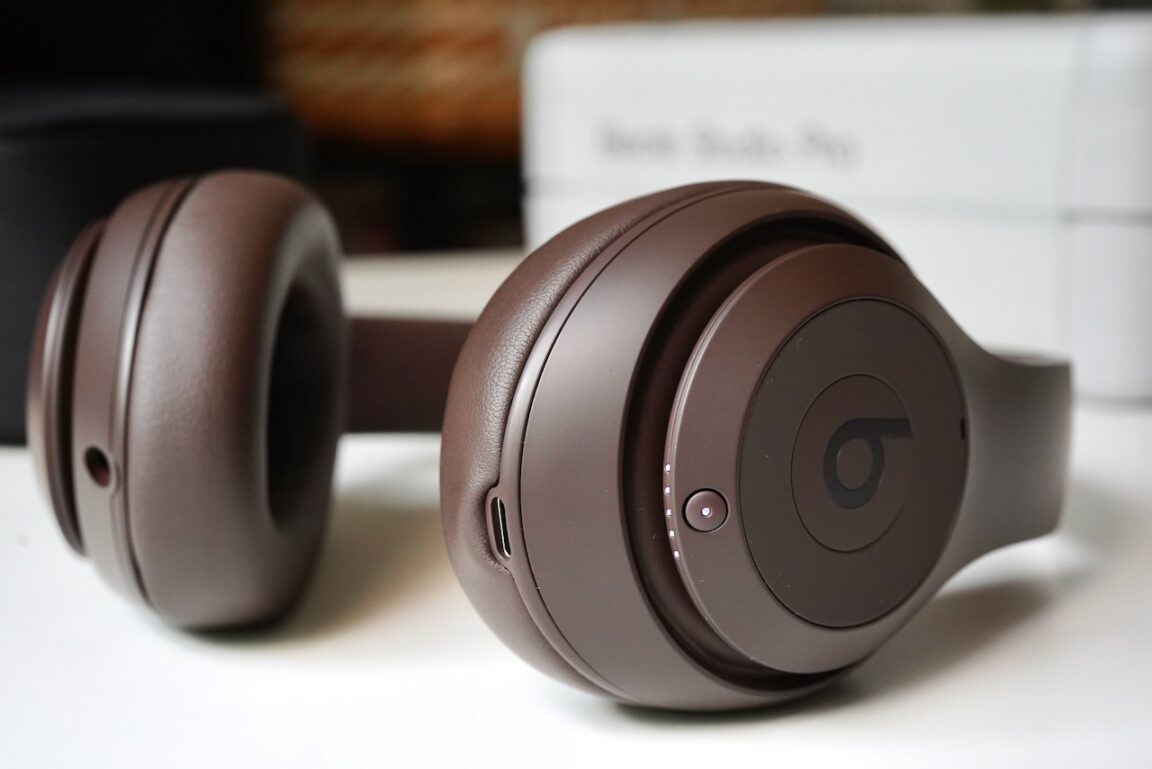 Beats Studio Pro review Headphones better than Airpods Max?