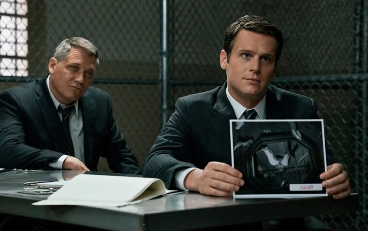 Holt McCallany as Bill Tench and Jonathan Groff as Holden Ford in Mindhunter