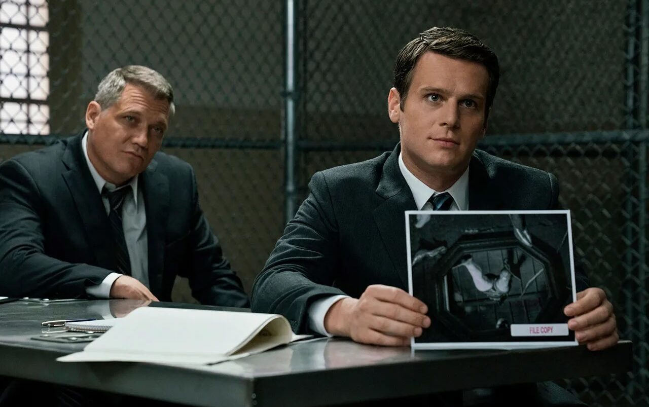 Holt McCallany as Bill Tench and Jonathan Groff as Holden Ford in Mindhunter