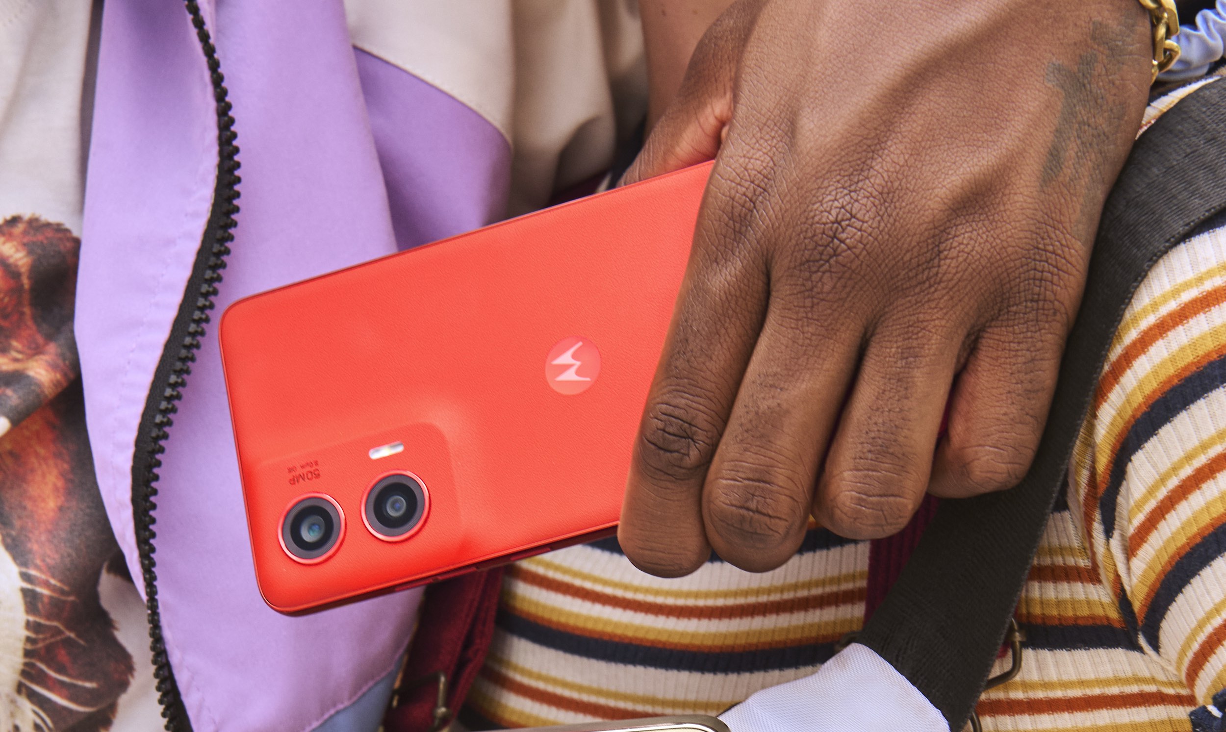 Motorola G Stylus 5G in scarlet