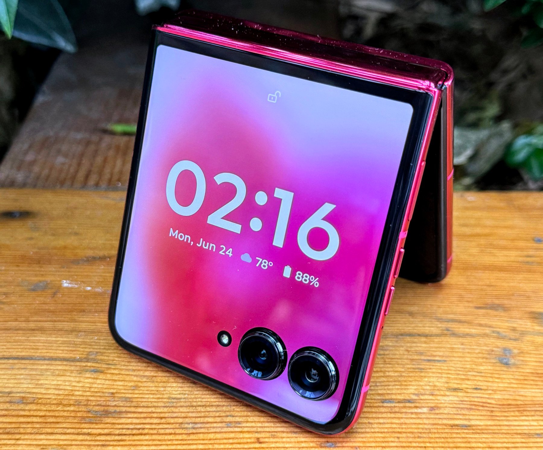 Hot Pink razr+