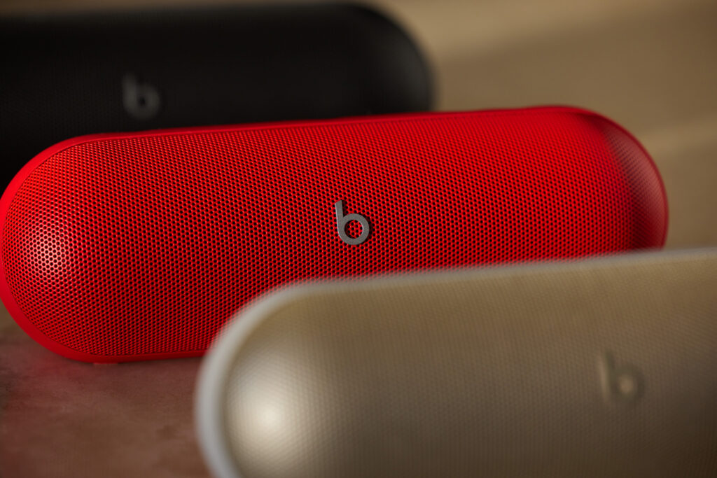 Beats-Pill-Family-2-1024x683.jpg
