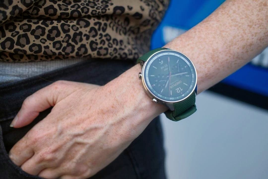 OnePlus Watch 2R is a Smartwatch with Incredible 100-hour Battery Life 1