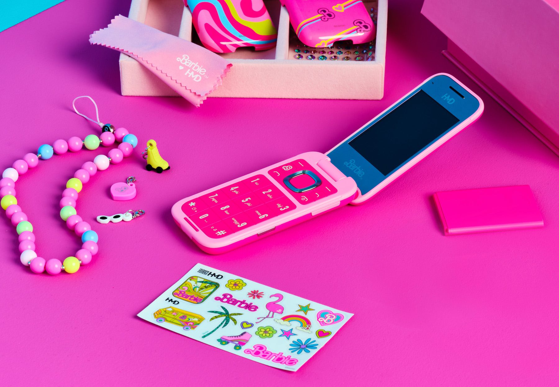 The Barbie Flip Phone has no social media apps ©Image Credit: Mattel