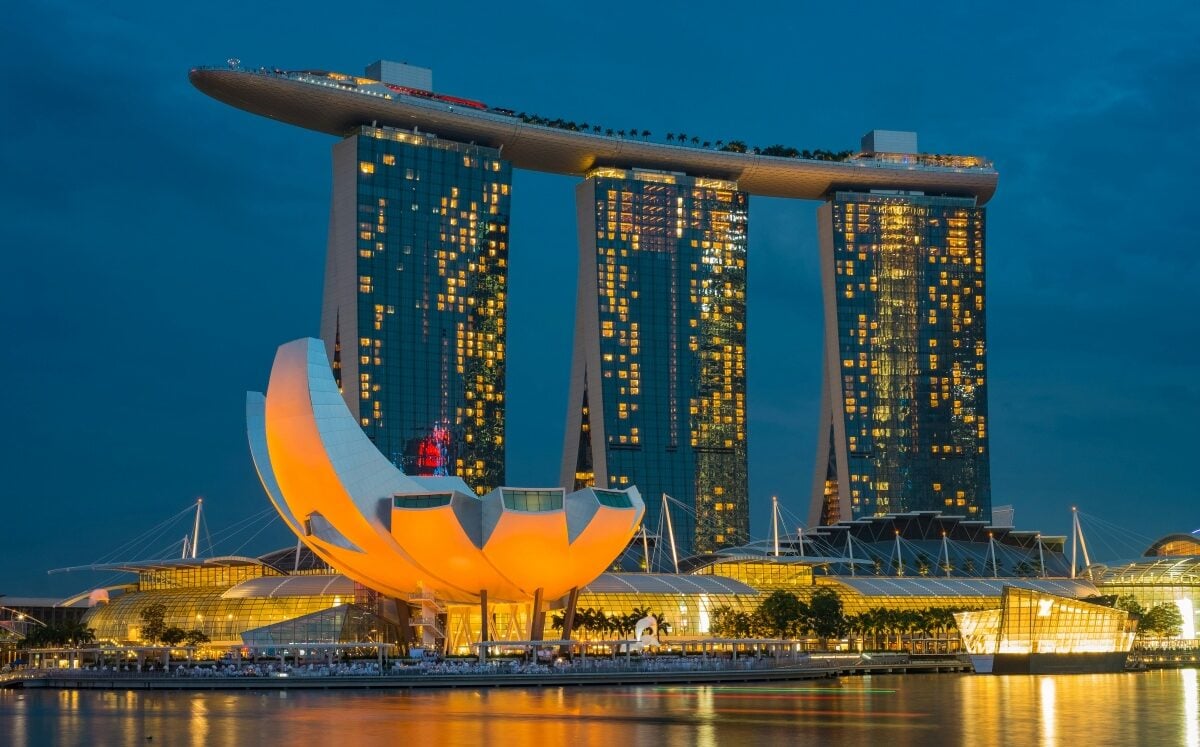 The world's most spectacular buildings: a tour of modern architectural wonders 14 Marina Bay Sands, Singapore