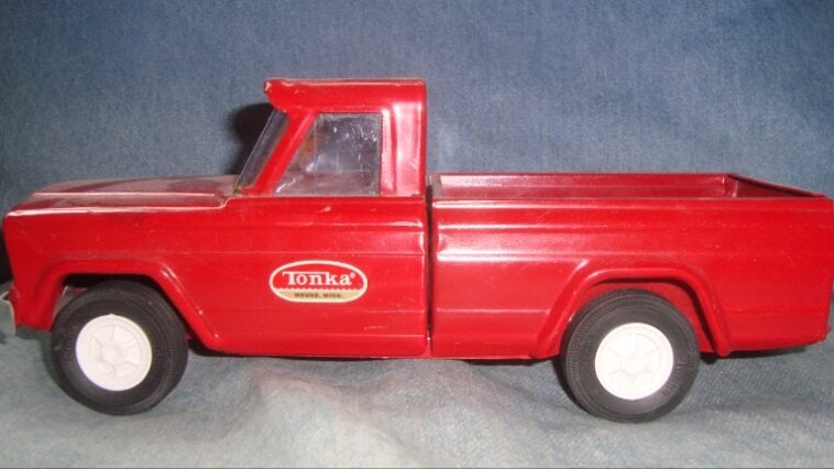 Tonka Truck | ©Image Credit: Programmer13/Wikimedia Commons