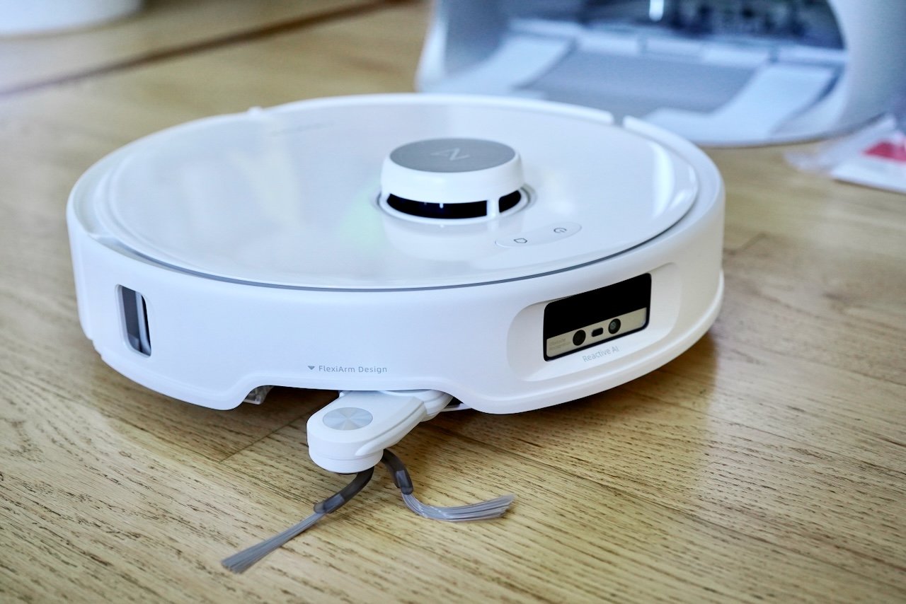 Roborock Qrevo Curv ©Image Credit: GEEKSPIN