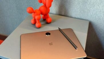 Rear of the OnePlus Pad 2 with stylus