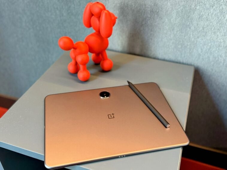 Rear of the OnePlus Pad 2 with stylus