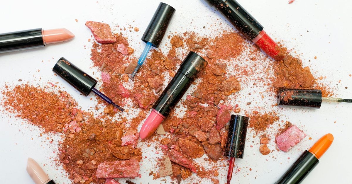 Pulverized Powders and Assorted colored Lispticks | ©Image Credit: Dan Cristian Pădureț / Pexels