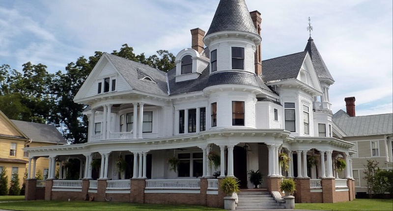 Queen Anne style architecture | ©Image Credit: Wikimedia Commons / Tradewinds