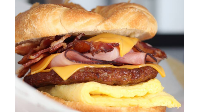 Burger King’s Fully Loaded Croissan’wich | ©Image Credit: Burger King