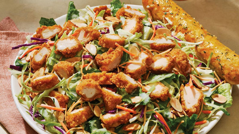 10 Fast-Food Salads Packed With More Calories Than an Actual Burger 3 Applebee’s Oriental Chicken Salad