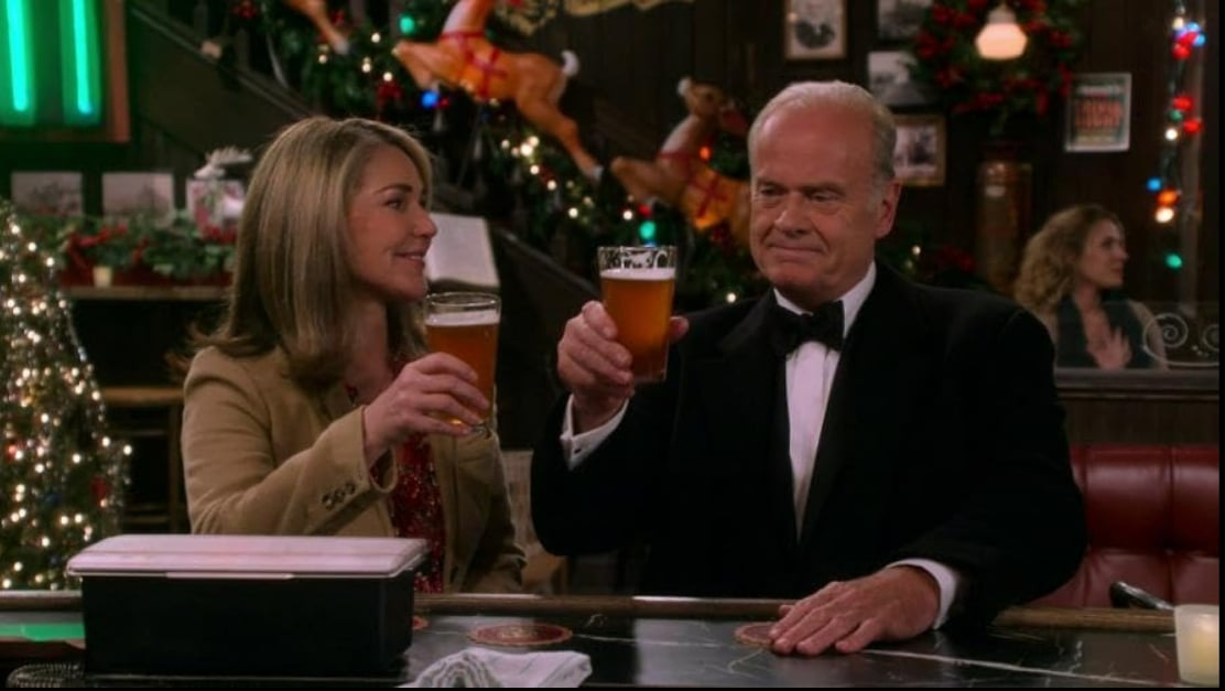 Kelsey Grammer and Peri Gilpin in Frasier (2023) | ©Image Credit: Paramount+