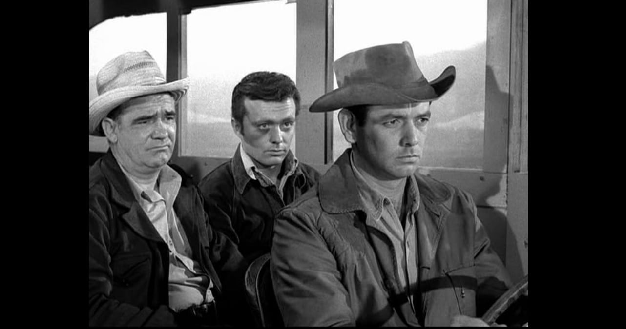 13 Unforgettable Black-and-White Shows That Defined the 1960s 12 Robert Doyle, David Janssen, and Judson Pratt in The Fugitive (1963)