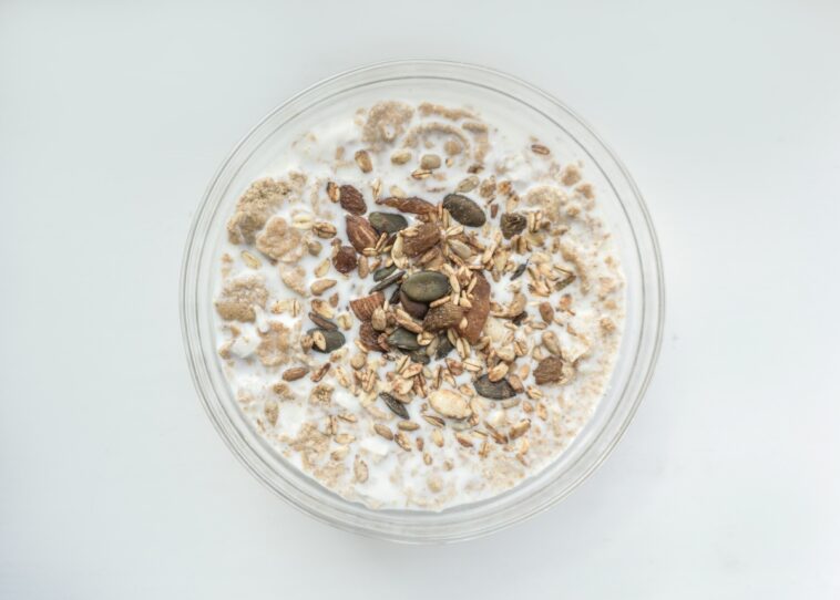 A bowl of oatmeal | ©Image Credit: Unsplash / Daria Nepriakhina