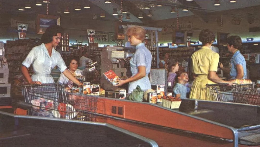 Eagle Food Center, Illinois, circa 1961 | ©Image Credit: Reddit /Illinois / AxlCobainVedder