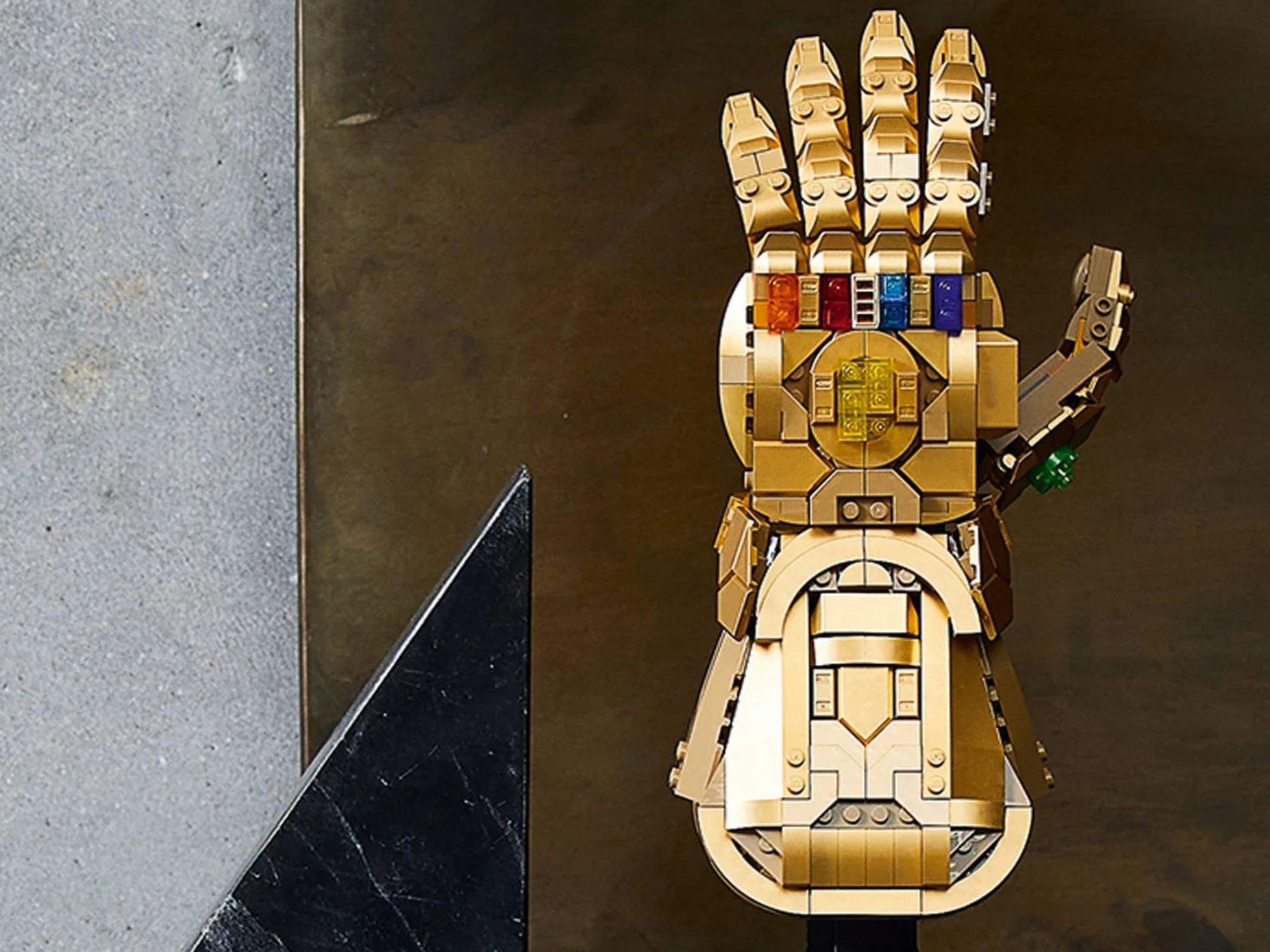 Complete LEGO Marvel Infinity Gauntlet ©Image Credit: LEGO