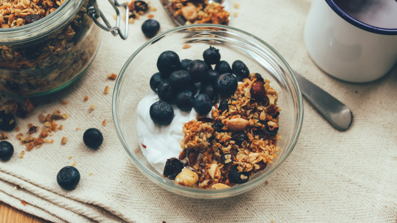 10 Breakfast Foods That Are Surprisingly Bad for Your Heart 2 Granola