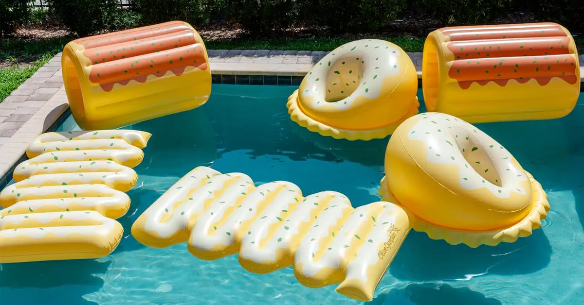 Olive Garden’s Pasta Pool Floats | ©Image Credit: Olive Garden