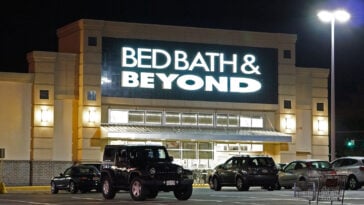 The exterior of a Bed Bath & Beyond Store | ©Image Credit: Anthony92931/Wikimedia Commons