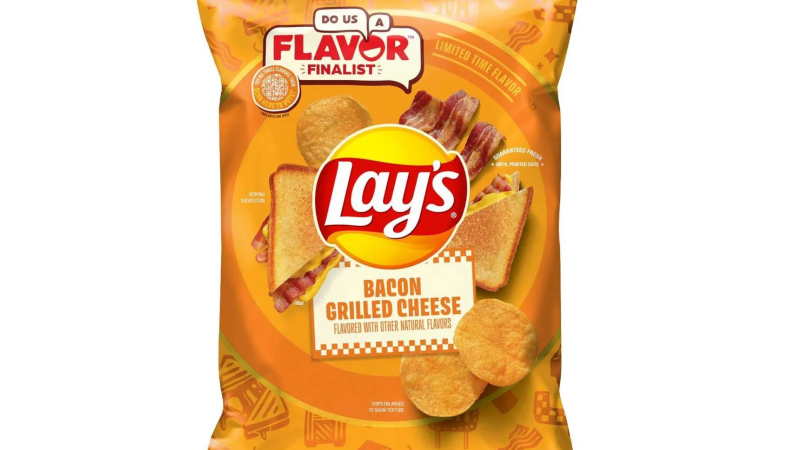 Lay's Grilled Cheese Bacon Chips