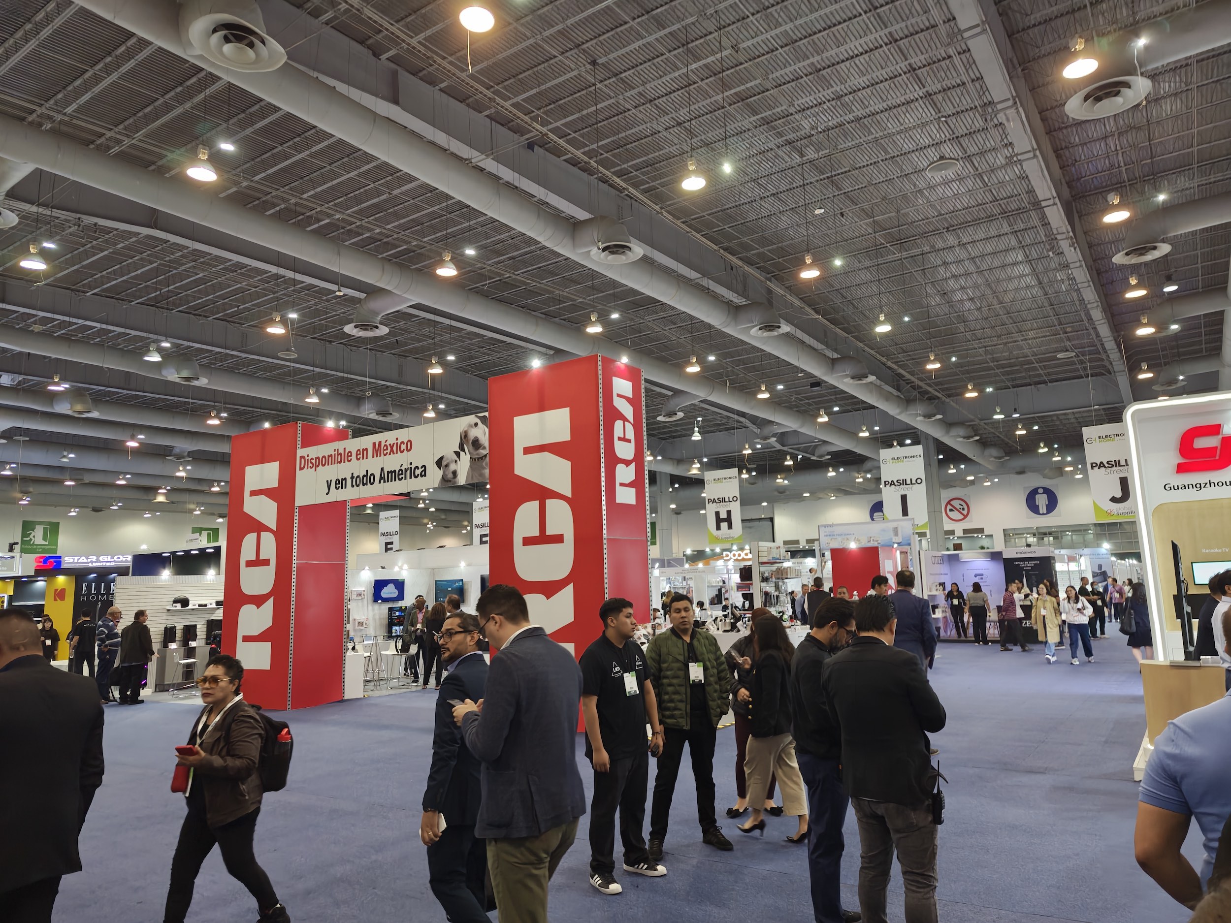 The Electrolar Electronics Home show in Mexico (right before opening) ©Image Credit: GEEKSPIN
