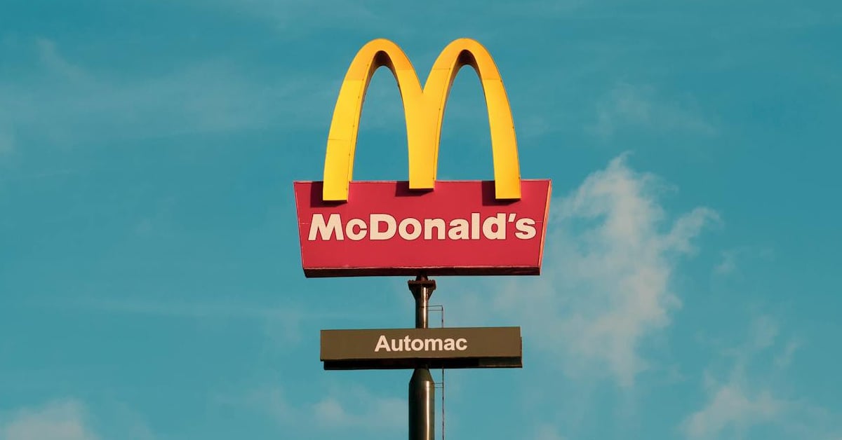 New drinks on the horizon: McDonald’s is testing bold beverages like craft sodas and cold brews at 500+ U.S. locations this fall. | ©Image Credit: Samuel Figueroa/Pexels