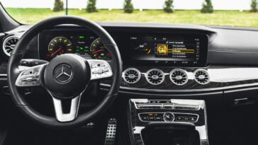 Welcome to your new office on wheels—Mercedes-Benz pushes boundaries with in-car video calls via Microsoft Teams | ©Image Credit: Garvin St. Villier/Pexels