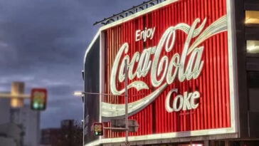 Cane-Sugar Coke hits U.S. shelves this fall, bringing a nostalgic twist to the classic Coca‑Cola formula | ©Image Credit: The Coca-Cola Company