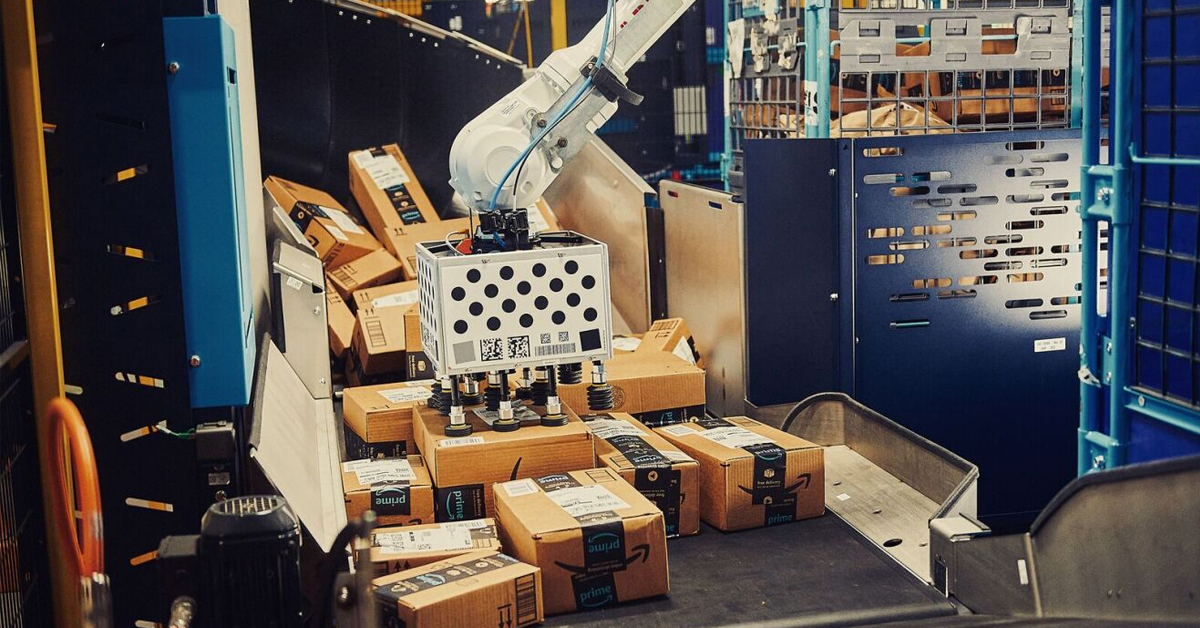 Cardinal, one of the robots employed by Amazon in its warehouse operations | ©Image Credit: Amazon