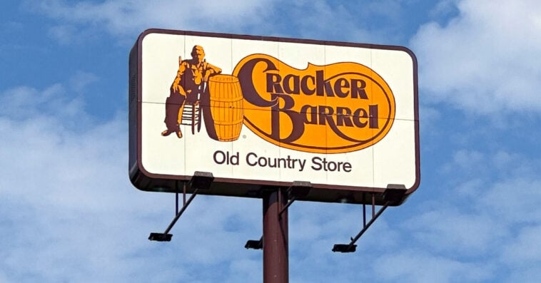 Cracker Barrel tried to ditch its classic logo for a minimalist rebrand—and got roasted so hard, they reversed course in less than a week ©Image Credit: Cracker Barrel/Facebook