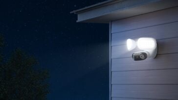 Elite Floodlight WiFi ©Image Credit: