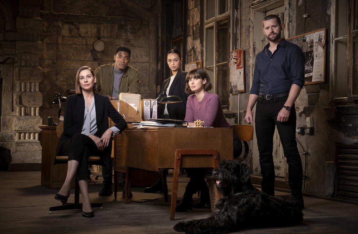 Christiane Paul, Luke Kleintank, Heida Reed, Carter Redwood, and Vinessa Vidotto in FBI: International (2021)