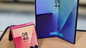 The Samsung Galaxy Z Flip7 and Z Fold7 ©Image Credit: GEEKSPIN