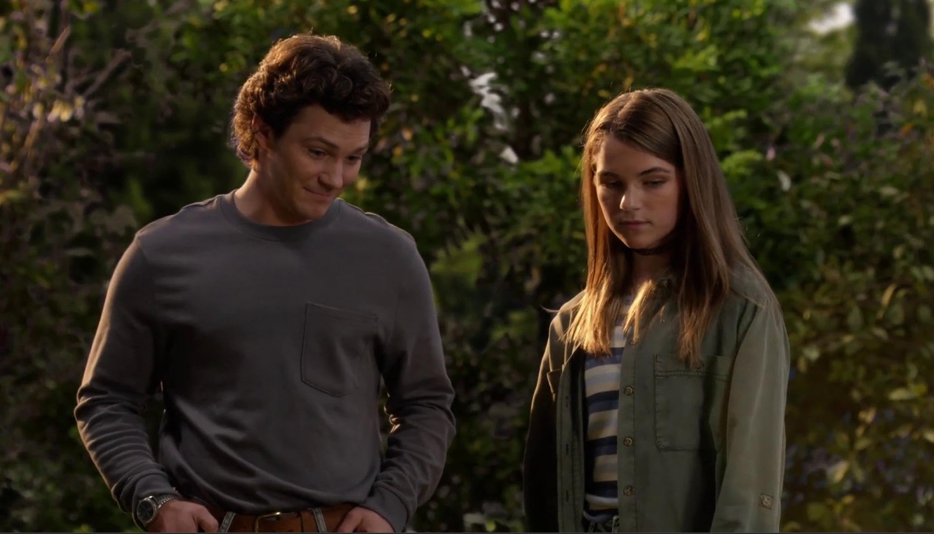 Raegan Revord and Montana Jordan in Georgie & Mandy's First Marriage (2024)