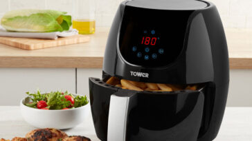 Tower 4L Digital Air Fryer – one of five Tower air fryer models recalled over safety risks | ©Image Credit: Tower Housewares