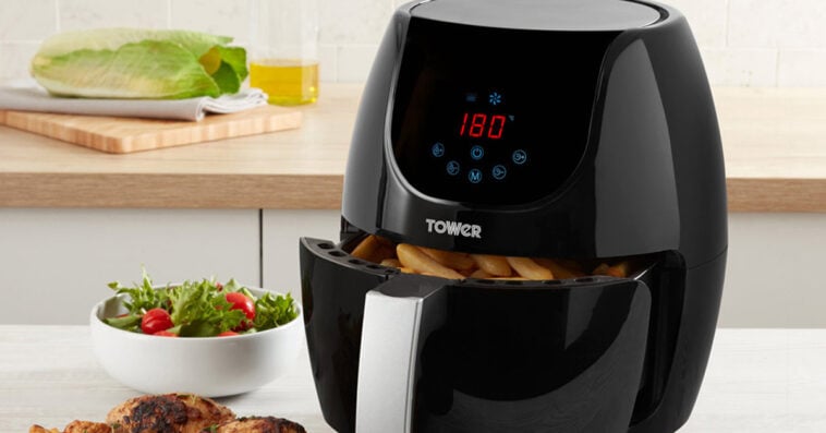 Tower 4L Digital Air Fryer – one of five Tower air fryer models recalled over safety risks | ©Image Credit: Tower Housewares