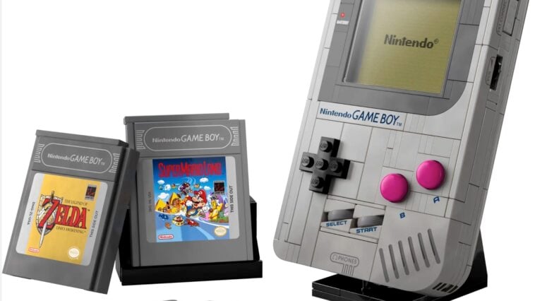 Lego gameboy ©Image Credit: lego.com