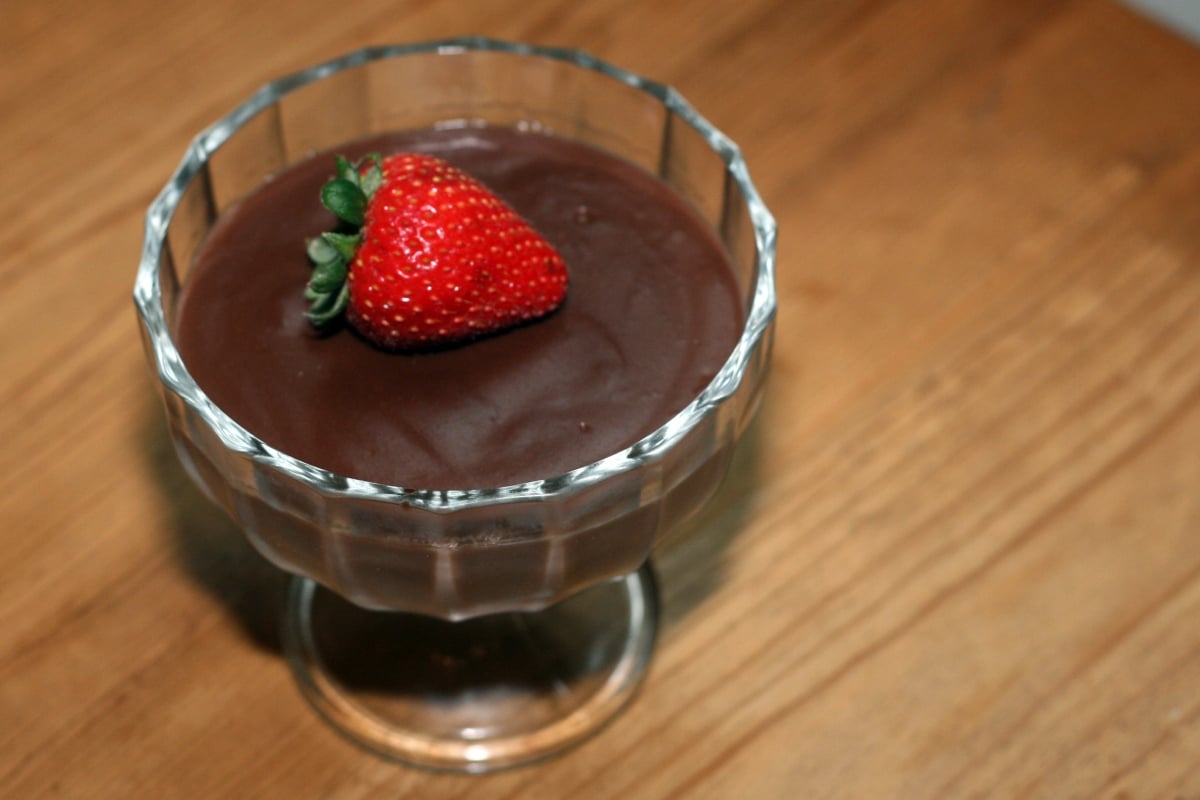 11 cafeteria foods today's kids will never experience 2 Chocolate pudding in a glass bowl