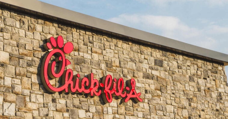 Chick-fil-A is spreading its wings—bringing its iconic chicken and hospitality to the UK and Singapore in 2025. | ©Image Credit: Chick-fil-A