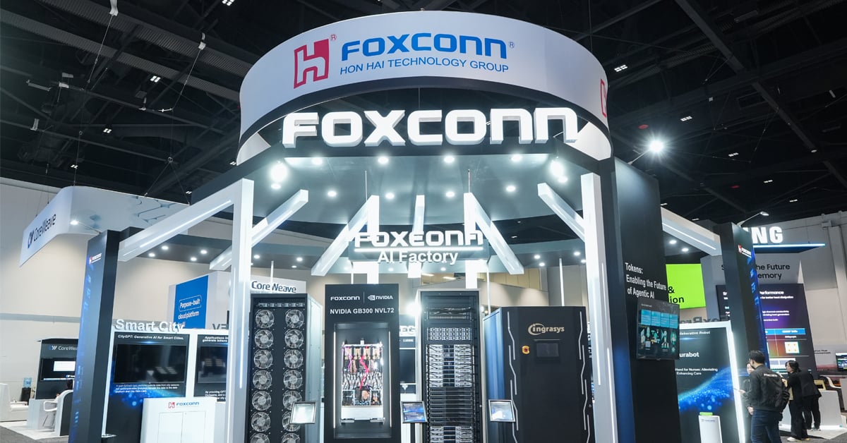 Foxconn showcases its shift from iPhones to AI at a tech convention booth | ©Image Credit: Foxconn