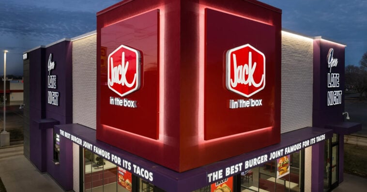 Jack in the Box faces major cutbacks—150 to 200 stores shutting down nationwide. | ©Image Credit: Jack in the box