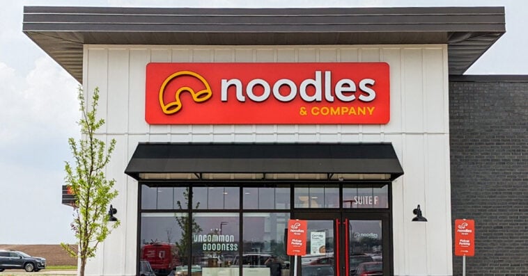 Noodles & Company plans closures and a fresh strategy under new leadership | ©Image Credit: Noodles & Company