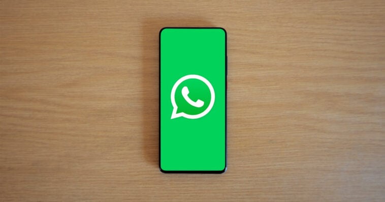 Fraudsters exploit WhatsApp screen mirroring to steal money. Stay alert, stay secure. | ©Image Credit: BM Amaro/Pexels