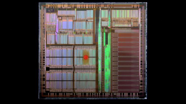 Microchip ©Image Credit: unsplash.com / Laura Ockel