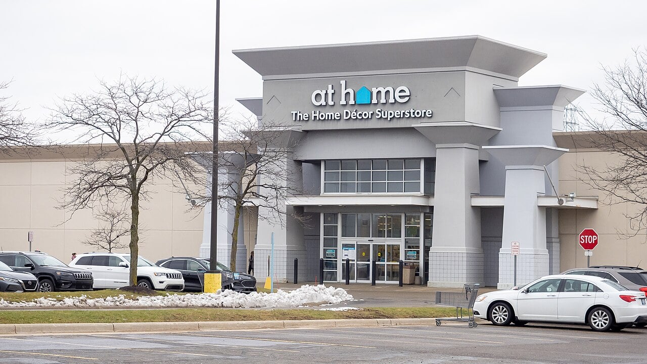 An At Home store in Macomb County, Michigan | ©Image Credit: Wikimedia Commons / ajay_suresh