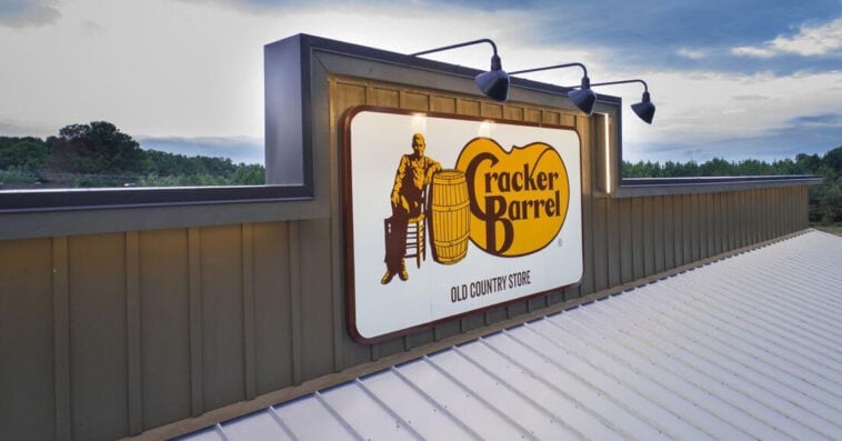 Cracker Barrel pauses its nationwide remodeling plans. | ©Image Credit: Cracker Barrel