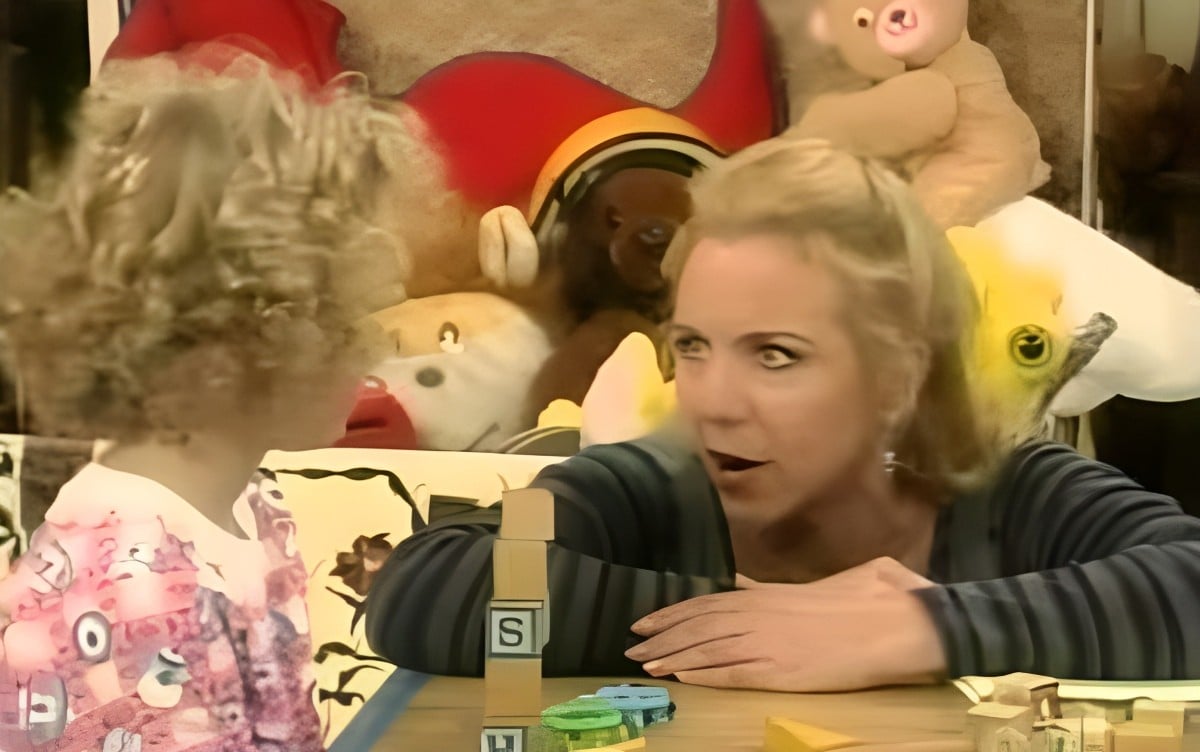 10 '90s sitcoms that aged terribly 8 Brett Butler and Kaitlin Cullum in Grace Under Fire (1993)
